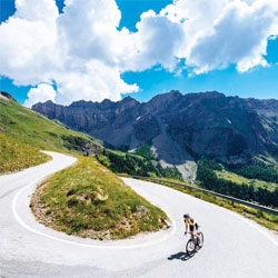 Col du Sanetsch Peloton Magazine Gruber